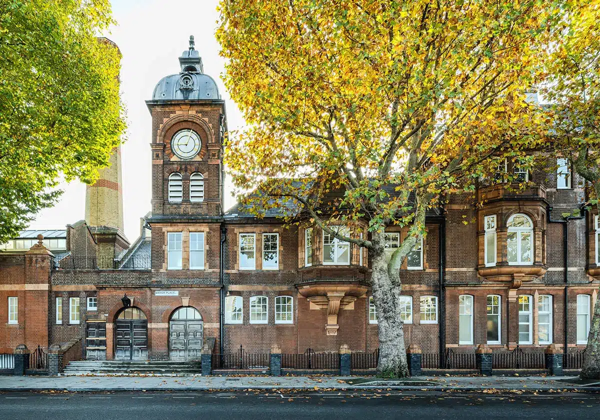 Palace et Nike marquent une nouvelle ère avec la collection Total 90 III SP et l’ouverture de Manor Place à Londres