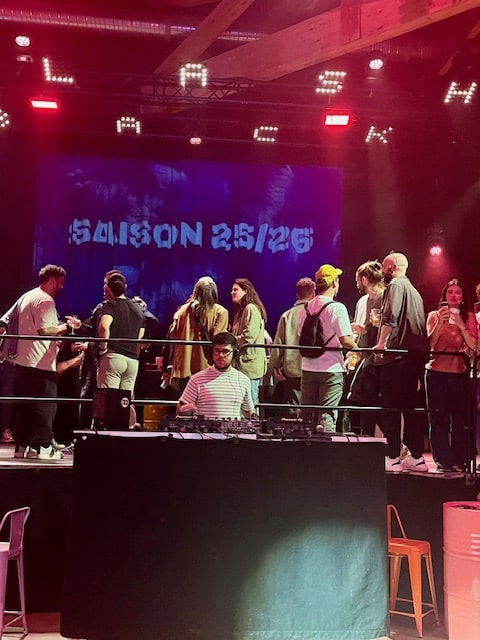 Le 2 octobre 2025, Regarts a lancé sa saison 2025-2026 au Flashback Café de Toulouse