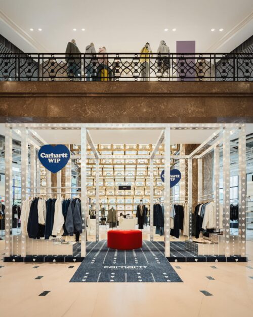 Carhartt WIP célèbre son logo emblématique « Heart » aux Galeries Lafayette Champs-Élysées