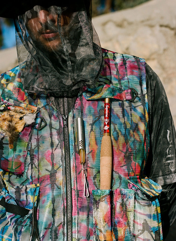 Collection SUPREME x SOUTH2 WEST8