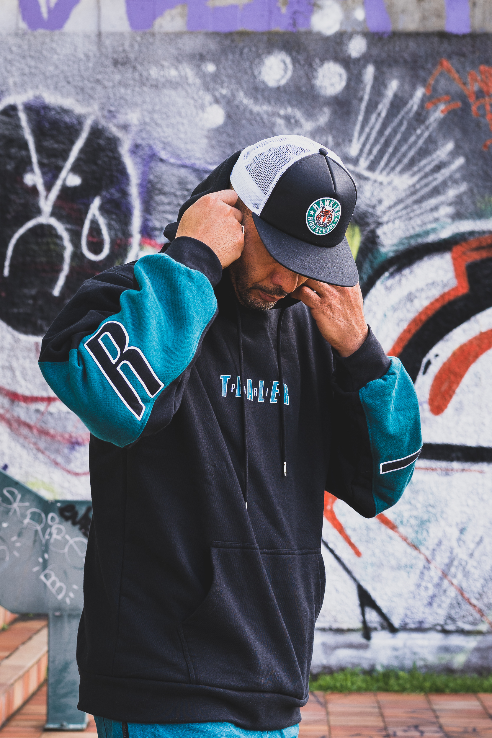 OUTFIT: STREETLIFE with TEALER
