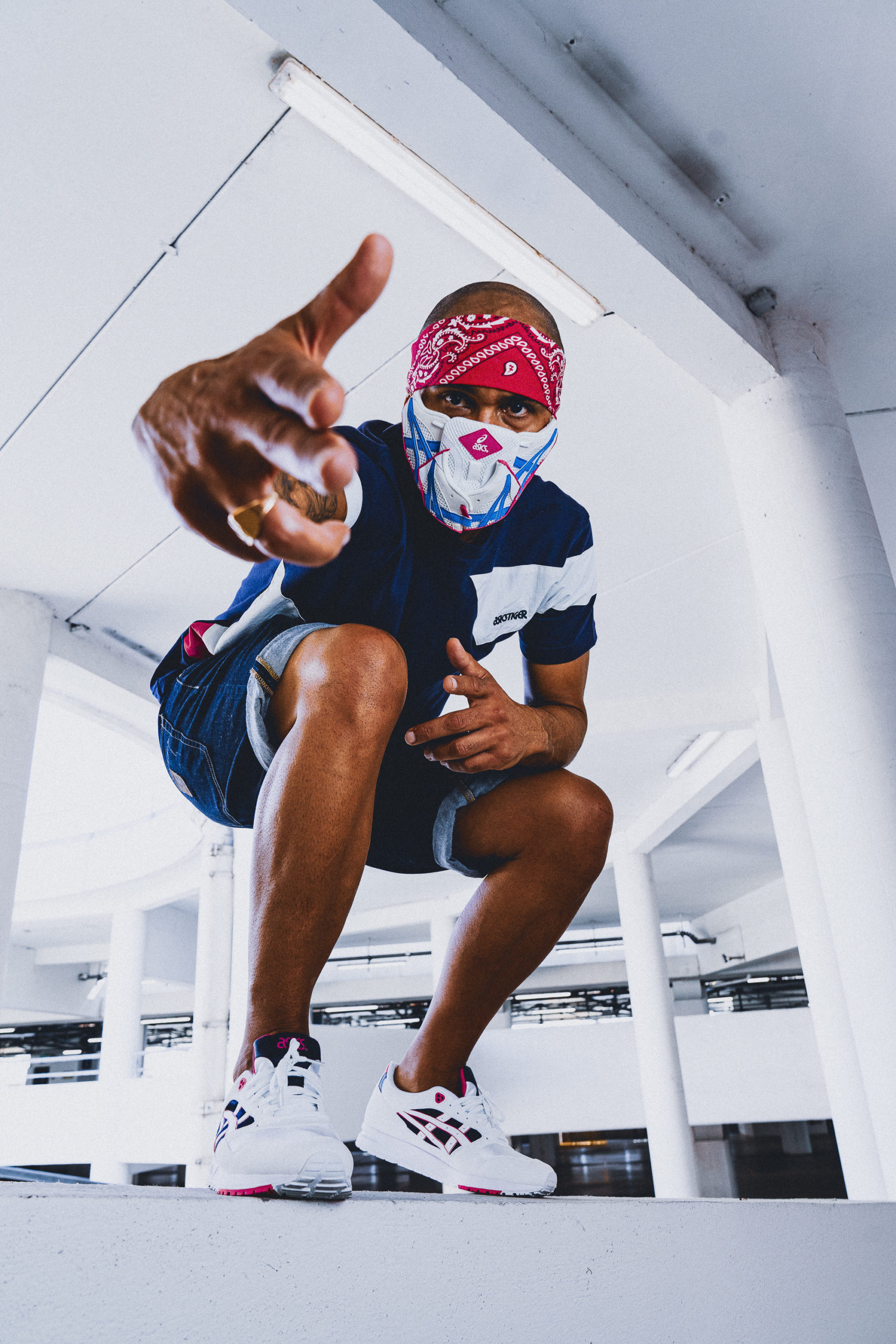 LES MASQUES ASICS DE L’ARTISTE AXLA
