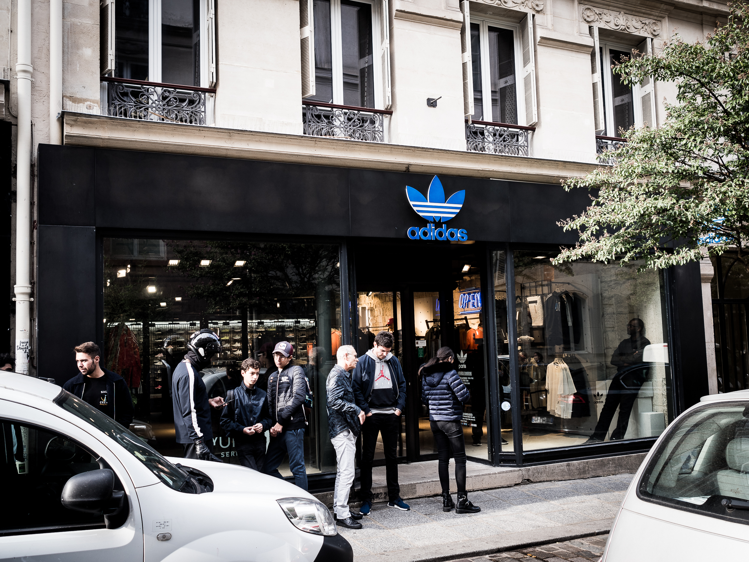 REPORT: RELEASE DE LA ADIDAS NMD « RIVE DROITE RIVE GAUCHE » A PARIS