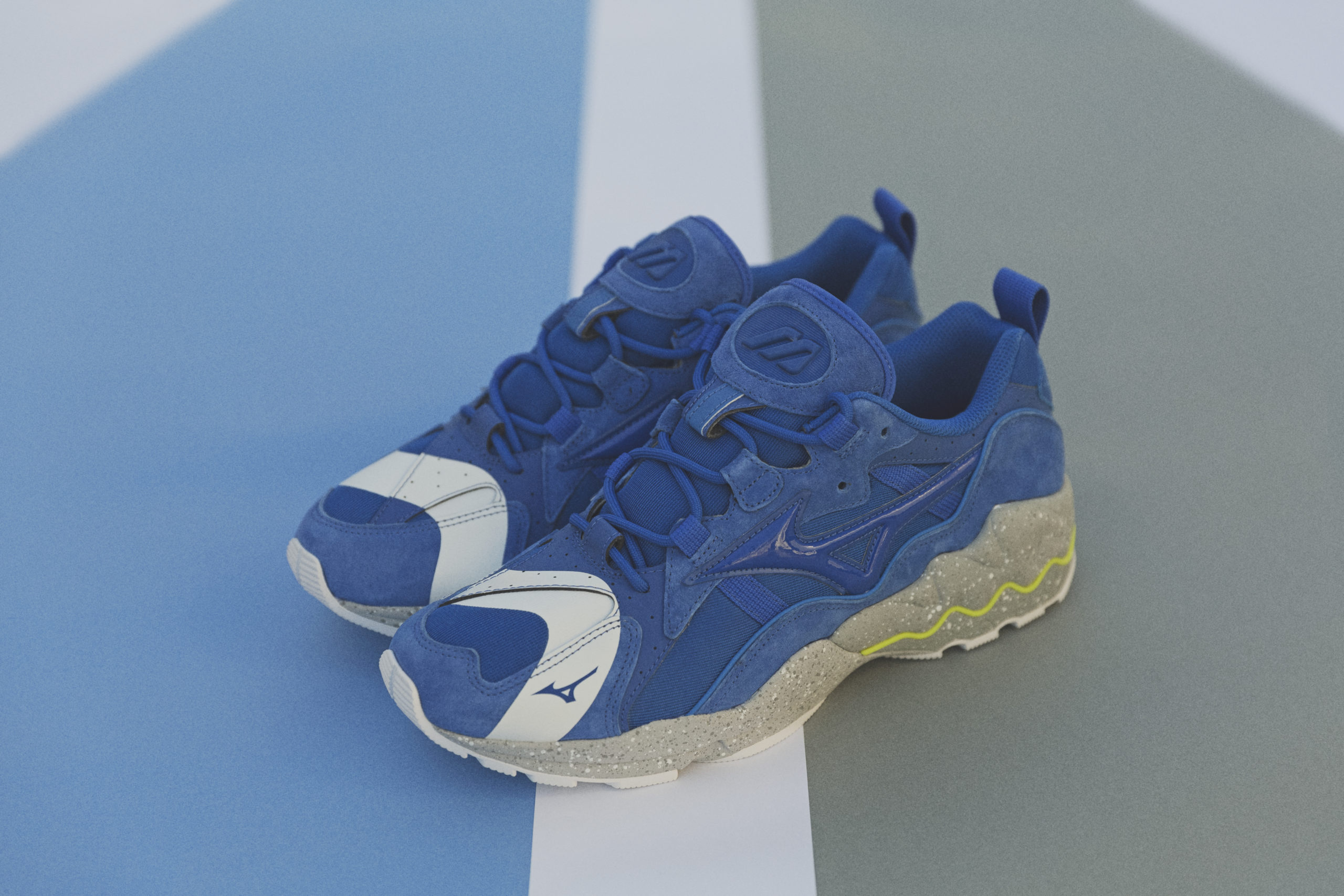 MIZUNO Wave Rider 1 "NO BORDER" X Mita Sneakers (limited edition) for KAZOKU