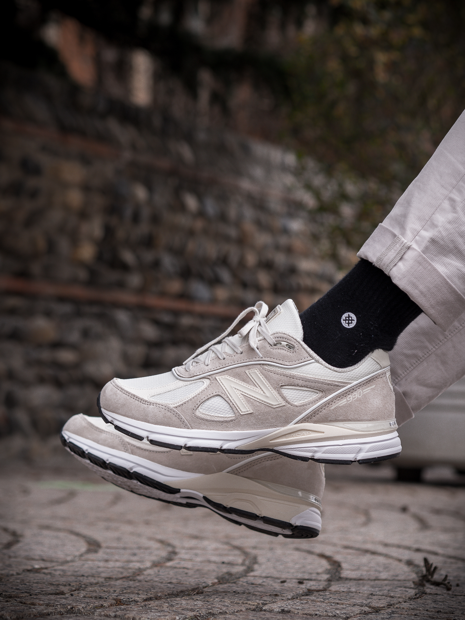 STUSSY x NEW BALANCE 990v4 Cream
