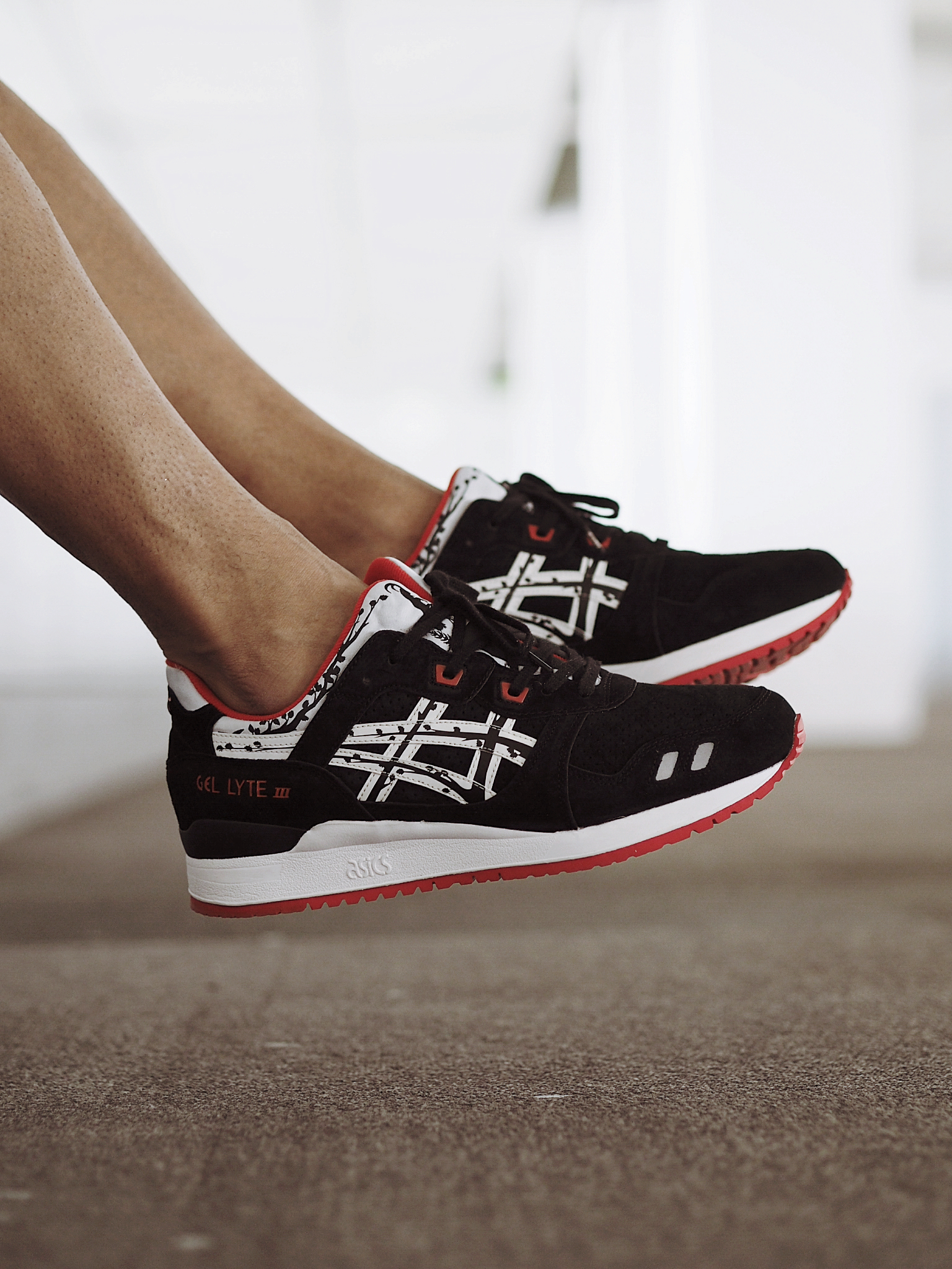 Titolo x Asics Gel Lyte III "Papercut" 25th anniversary