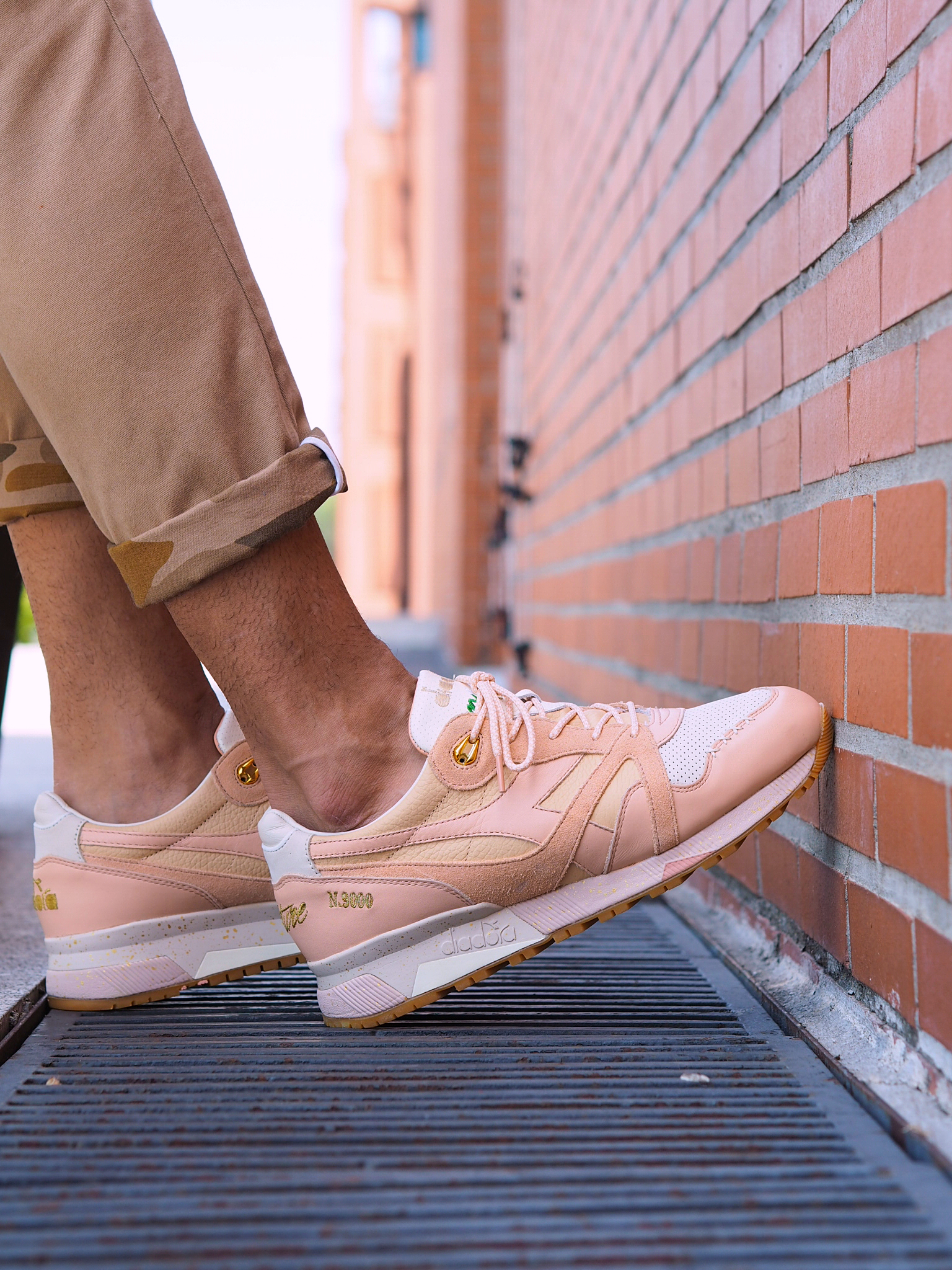 Diadora N9000 X Feature "Strawberry"