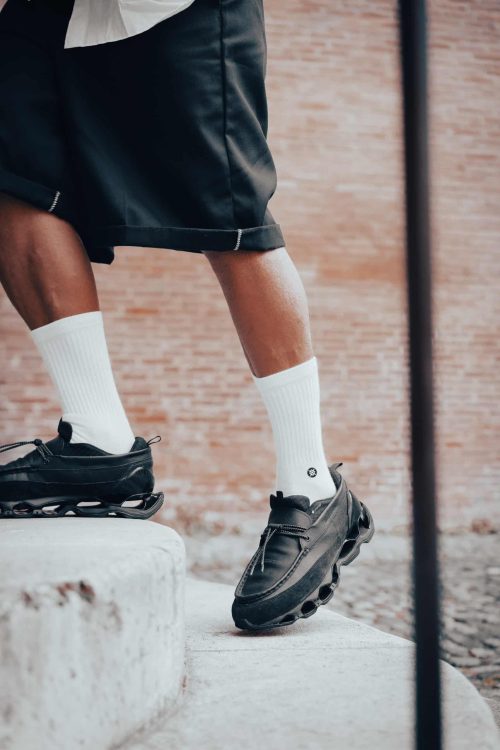 StockX révèle Mizuno comme la marque sneaker à la croissance la plus rapide en 2025 et anticipe une année majeure pour Bad Bunny et adidas en 2026