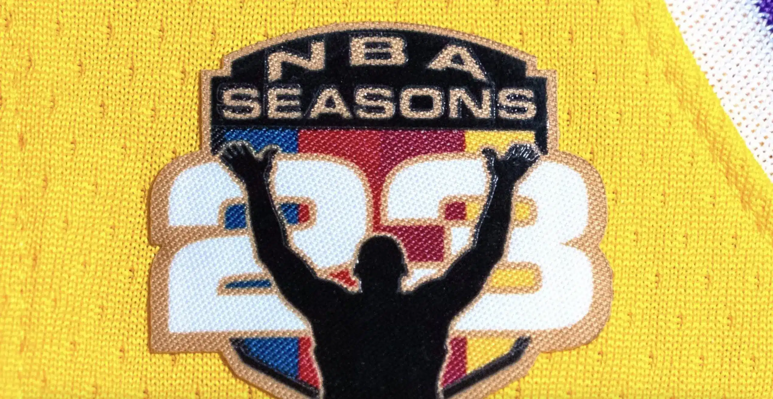 LeBron James inaugure un patch commémoratif inédit pour sa 23ᵉ saison NBA