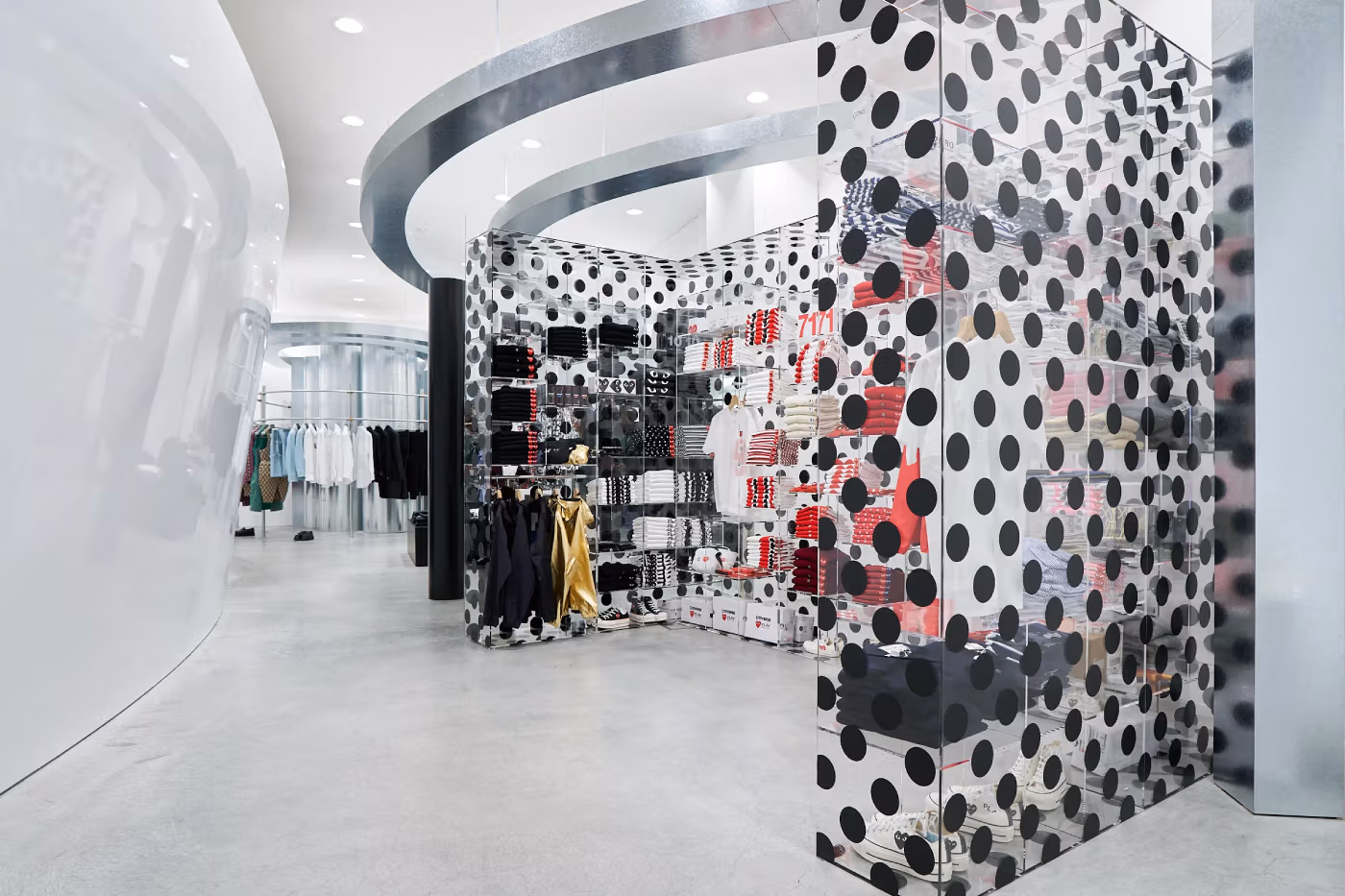 COMME des GARÇONS rouvre sa boutique de Kyoto dans un nouvel écrin imaginé par Rei Kawakubo