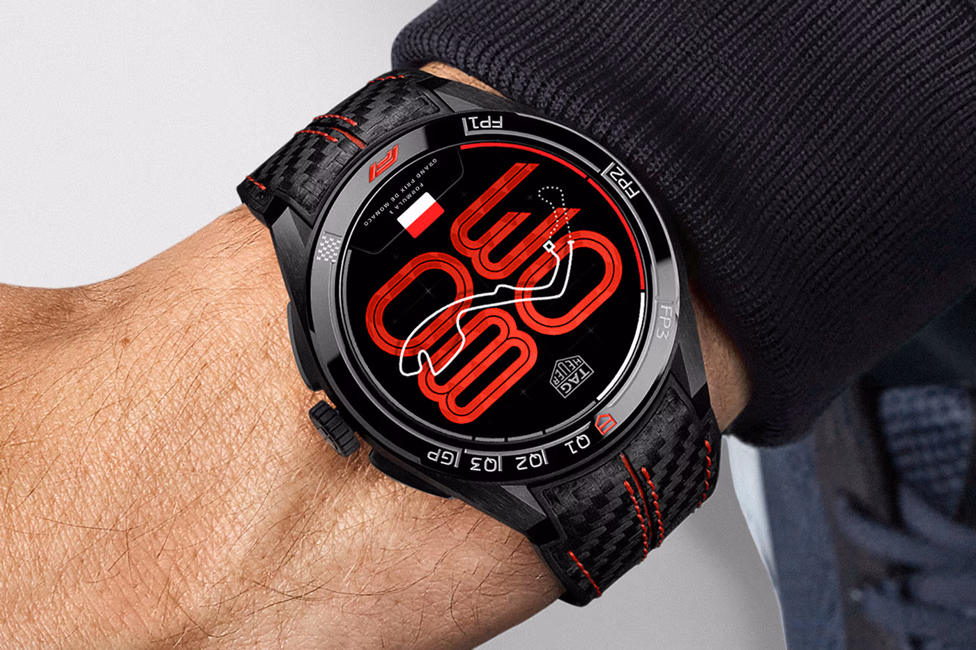 TAG Heuer lance la Connected Calibre E5 45 mm x Formula 1 Edition, une smartwatch en titane inspirée par la course automobile