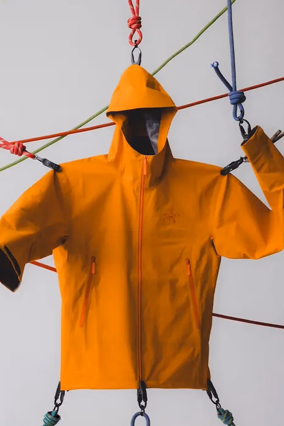 Arc’teryx et BEAMS dévoilent une Beta Jacket “Blaze” exclusive pour le SS26
