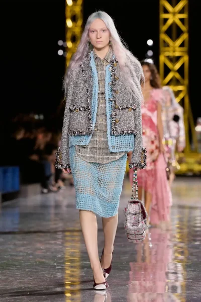 Chanel automne-hiver 2026 : Matthieu Blazy fait dialoguer l’héritage de Coco Chanel à la Fashion Week de Paris
