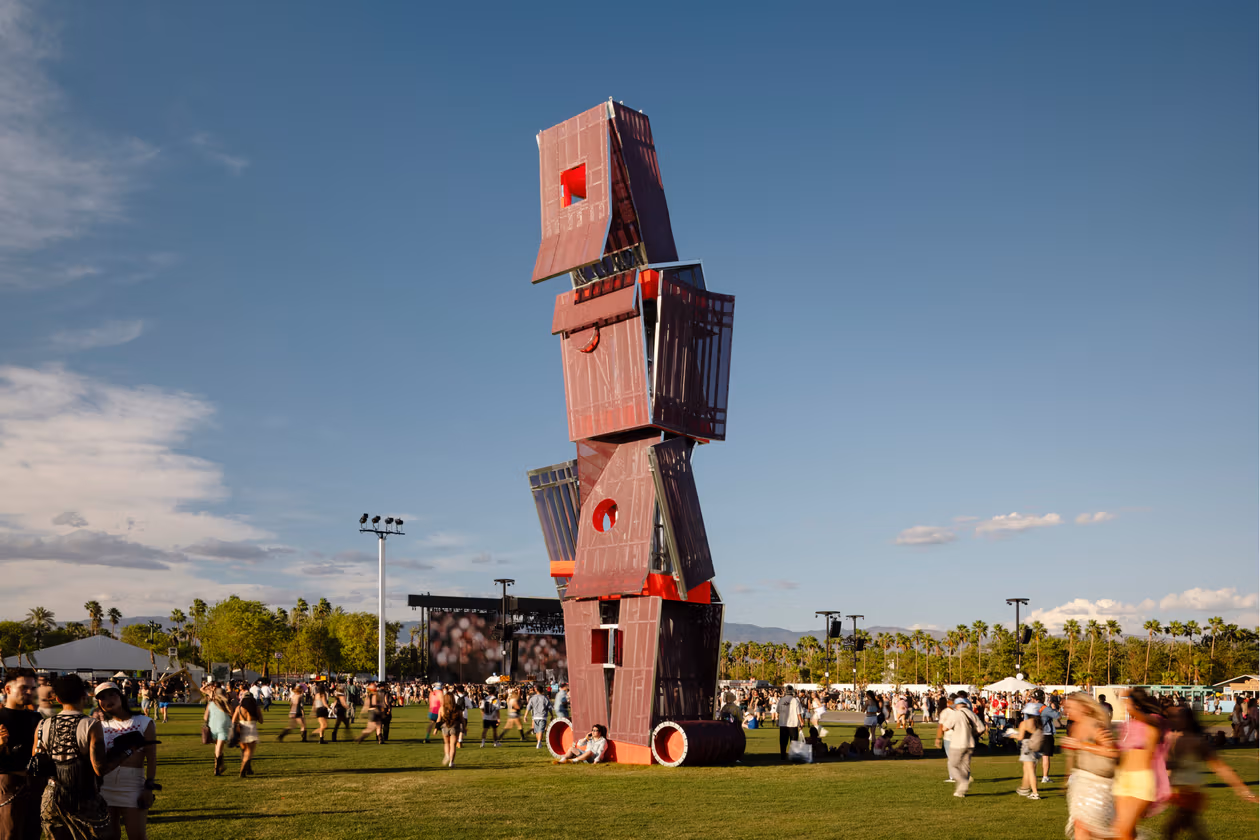 Coachella 2026 : Public Art Company transforme le festival en terrain d’expériences immersives