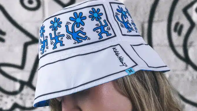 Hurley x Keith Haring : une capsule entre art urbain, surf et street culture