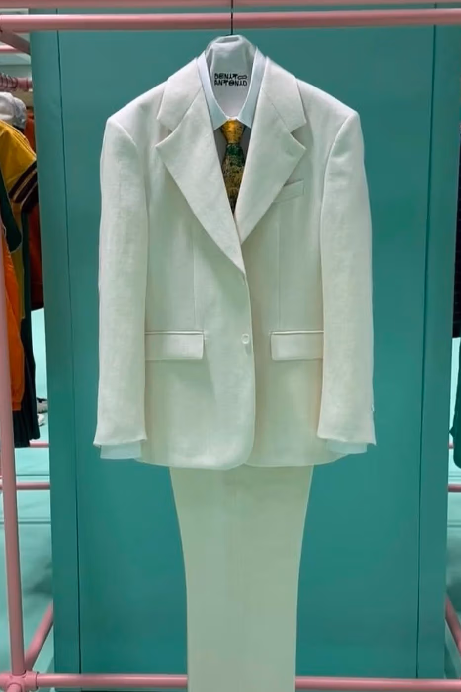 Bad Bunny lance sa propre marque “Benito Antonio” avec Zara et transforme Porto Rico en épicentre de la mode
