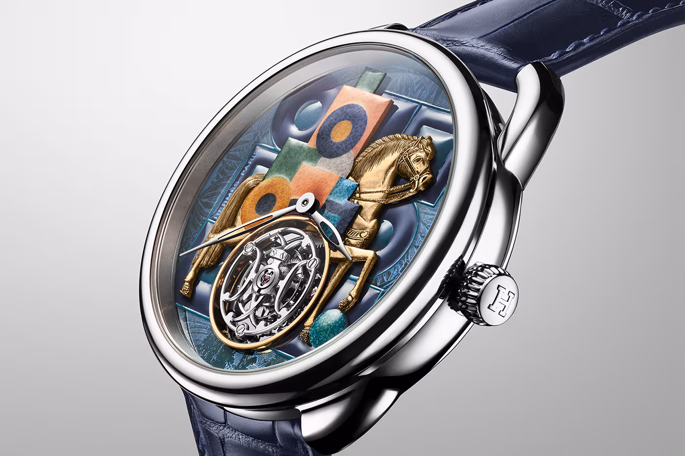 Hermès repousse les limites de la Haute Horlogerie avec l’exceptionnelle Arceau Cavalier en Formes