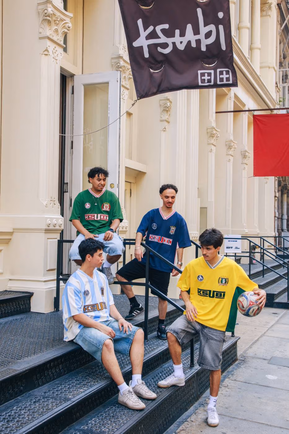 KSUBI célèbre la culture football avec sa nouvelle collection streetwear « Worldwide Game »
