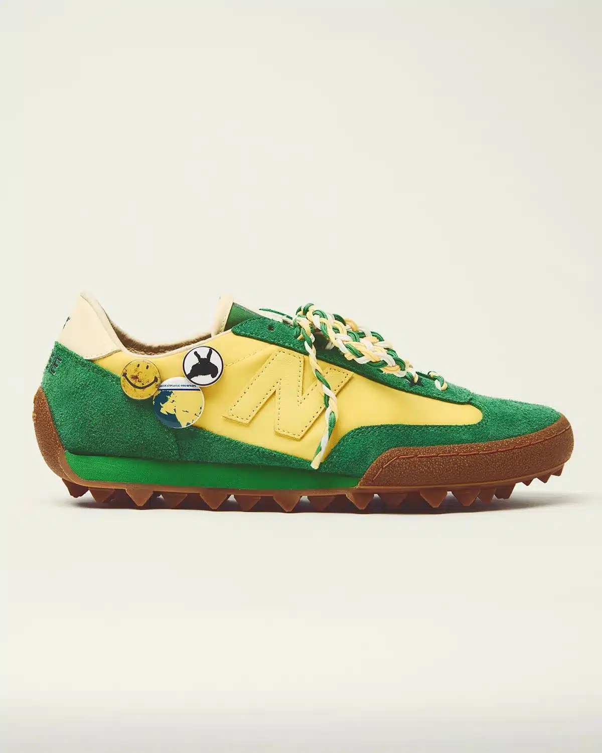 Basketcase et New Balance dévoilent la Gator Run « The Alternates », une ode aux outsiders du football