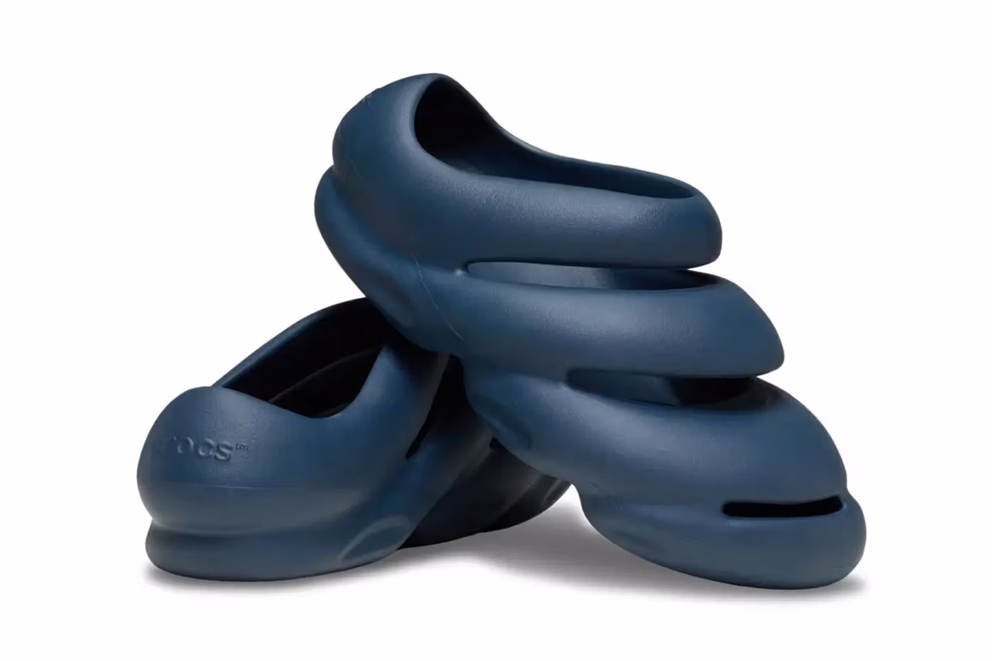 Crocs dévoile The Roy « Nightfall », une nouvelle silhouette minimaliste tournée vers le confort