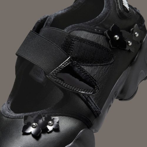 Nike Air Rift « Black Flowers » : la sneaker iconique à orteil séparé revient dans une version florale élégante