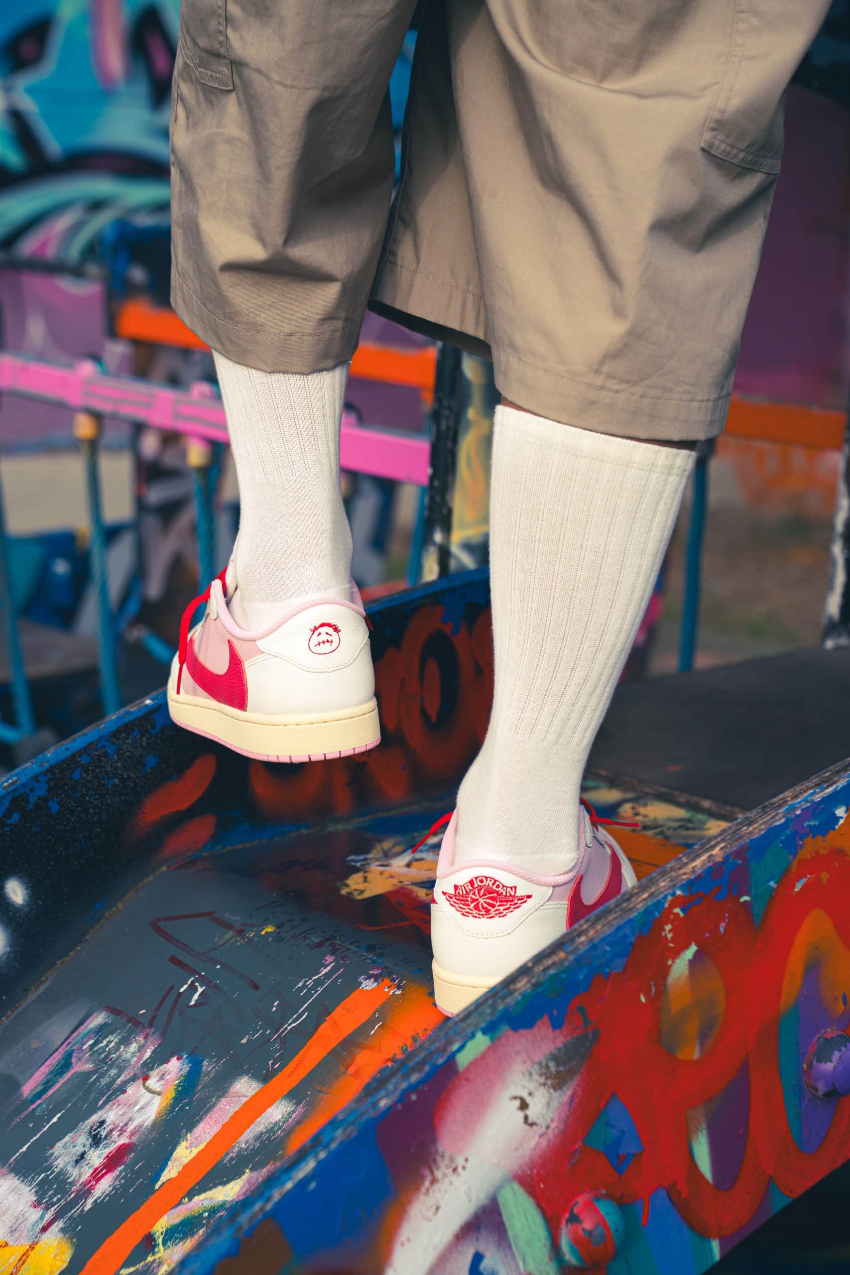 Travis Scott x Air Jordan 1 Low OG SP “Tropical Pink” : retour sur l’un des plus gros sold out de l’année