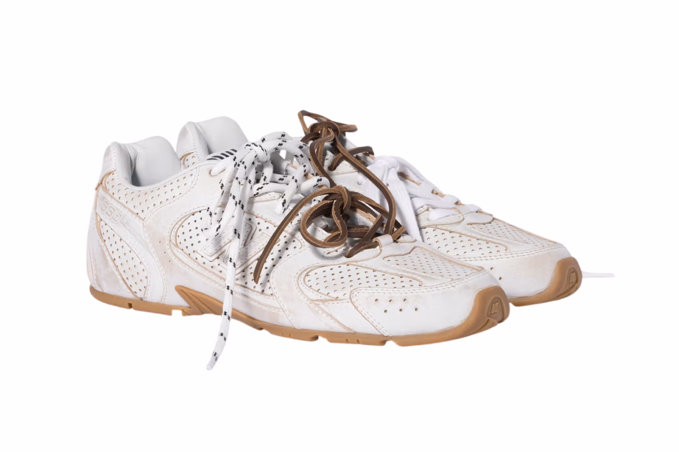 Miu Miu et New Balance dévoilent une nouvelle collection 530 SL entre luxe et héritage sportif