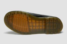 fragment-dr-martens-hollingborn-brogue-release-date-2-1068x704