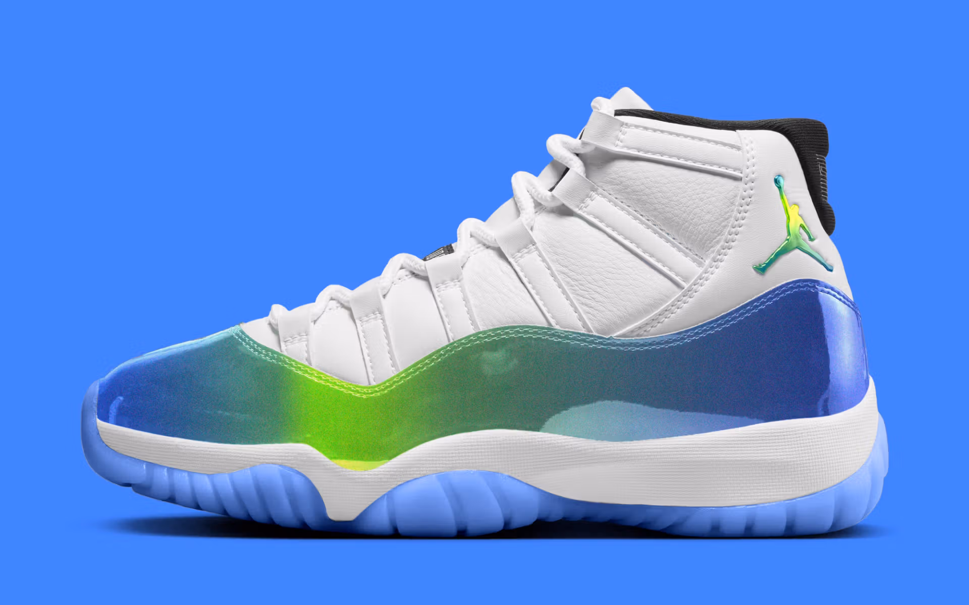 Jordan Brand célèbre les 30 ans de Space Jam avec une spectaculaire Air Jordan 11 « Space Jam Galaxy »