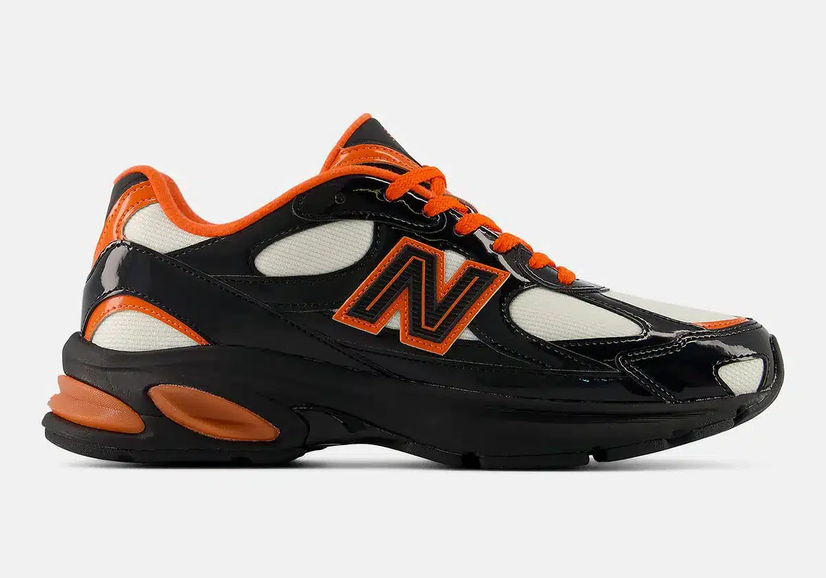 NEW BALANCE 2010 « HALLOWEEN » : CUIR VERNI NOIR ET « TEAM ORANGE » POUR UNE VERSION PLUS AGRESSIVE