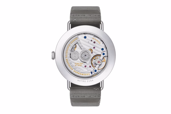 NOMOS METRO « ICE BLUE » : DEUX NOUVEAUX CADRANS BLEU GLACÉ ET UN CALIBRE DUW 4701 INÉDIT, photo 1