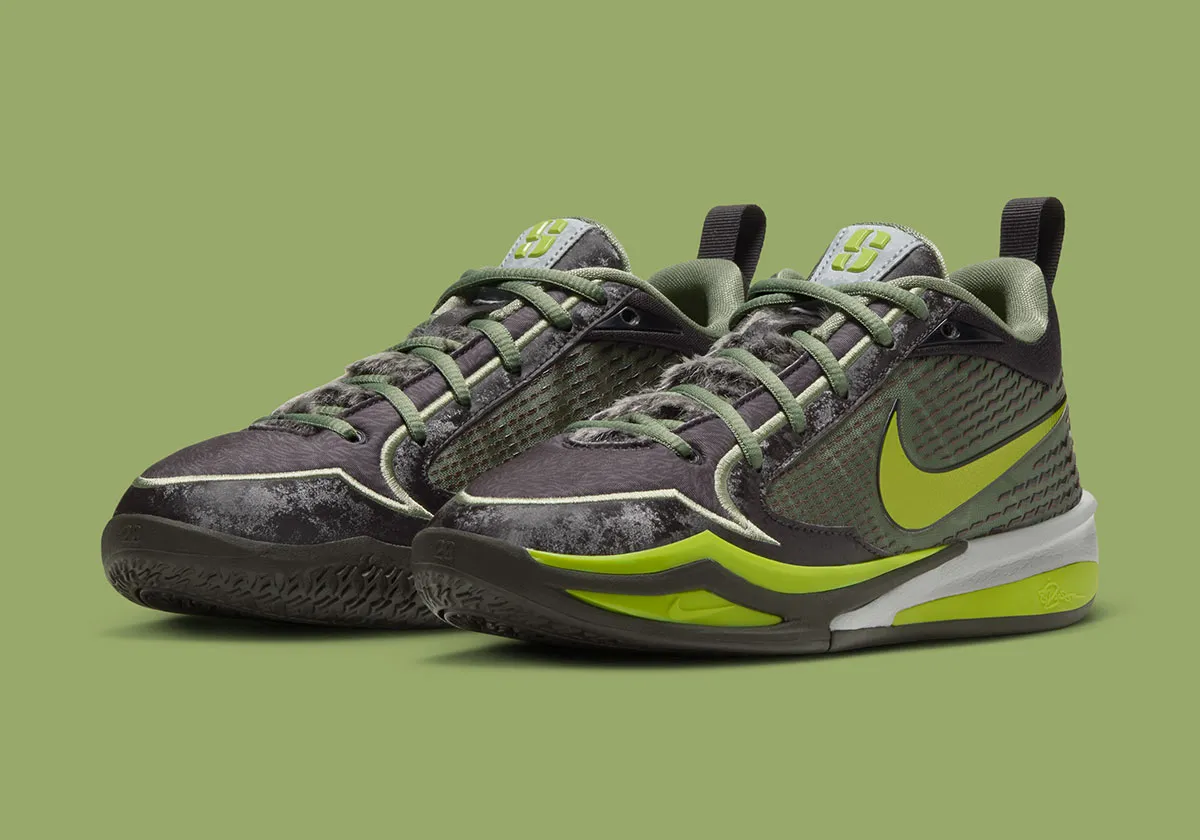 NIKE SABRINA 4 « MOON BALL » : LE LOUP-GAROU S’INVITE SUR LA SIGNATURE SHOE DE SABRINA IONESCU