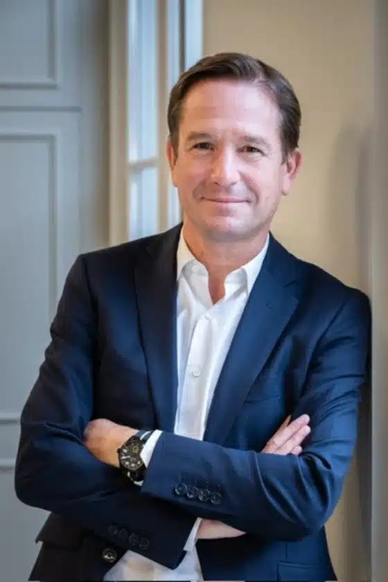 Lacoste : Éric Vallat quitte la direction, Thierry Guibert reprend les commandes