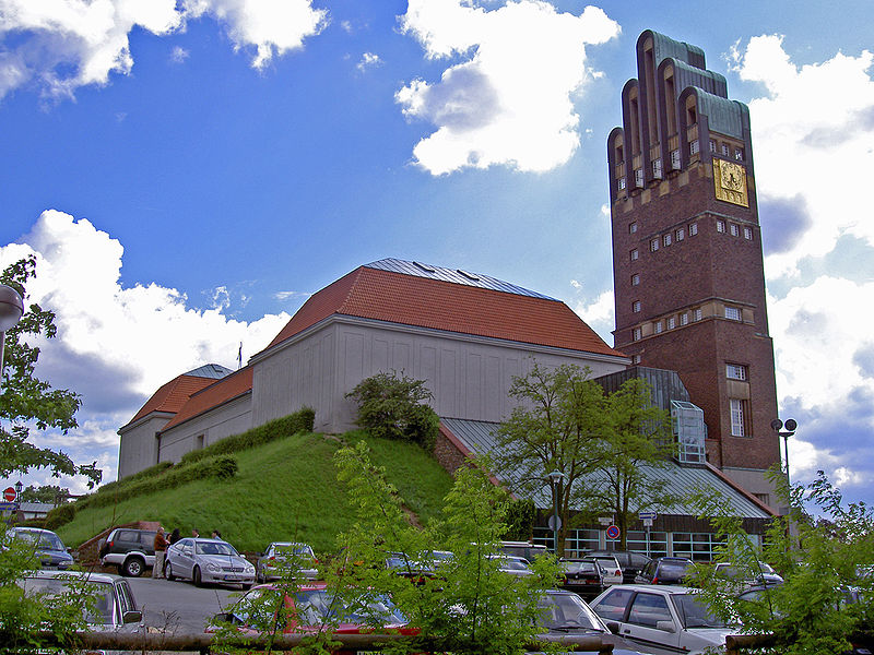 800px Darmstadt Mathildenhoehe mit Hochzeitsturm 2005 05 08a