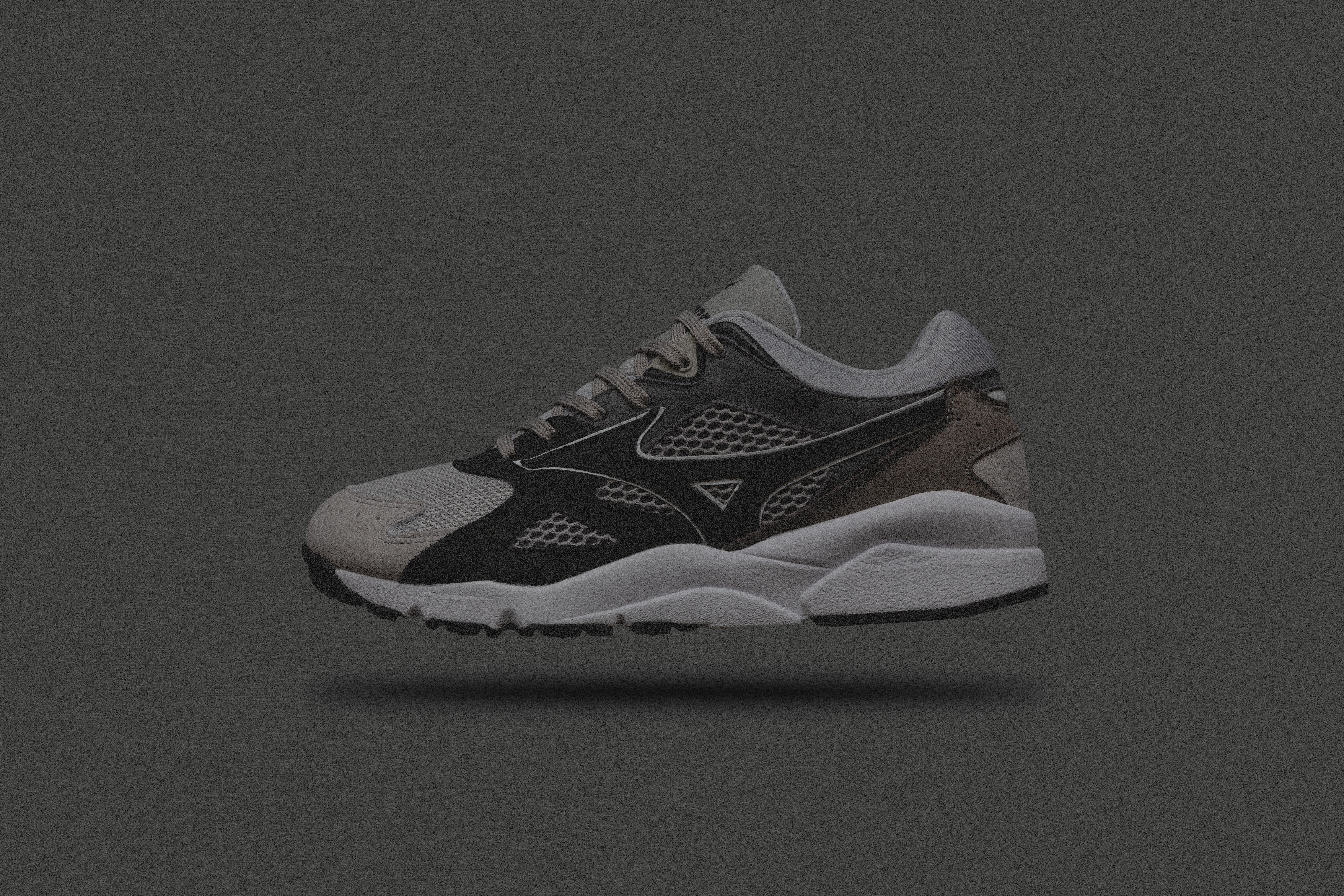 MIZUNO SKY MEDAL "GREYSCALE" X WHIZ LIMITED X MITA SNEAKERS "LIMITED EDITION for KAZOKU"
