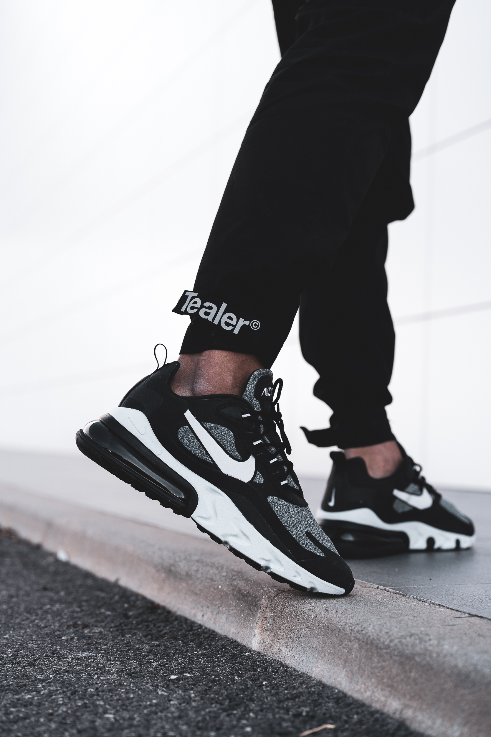 NIKE AIR MAX 270 REACT – Black/Grey