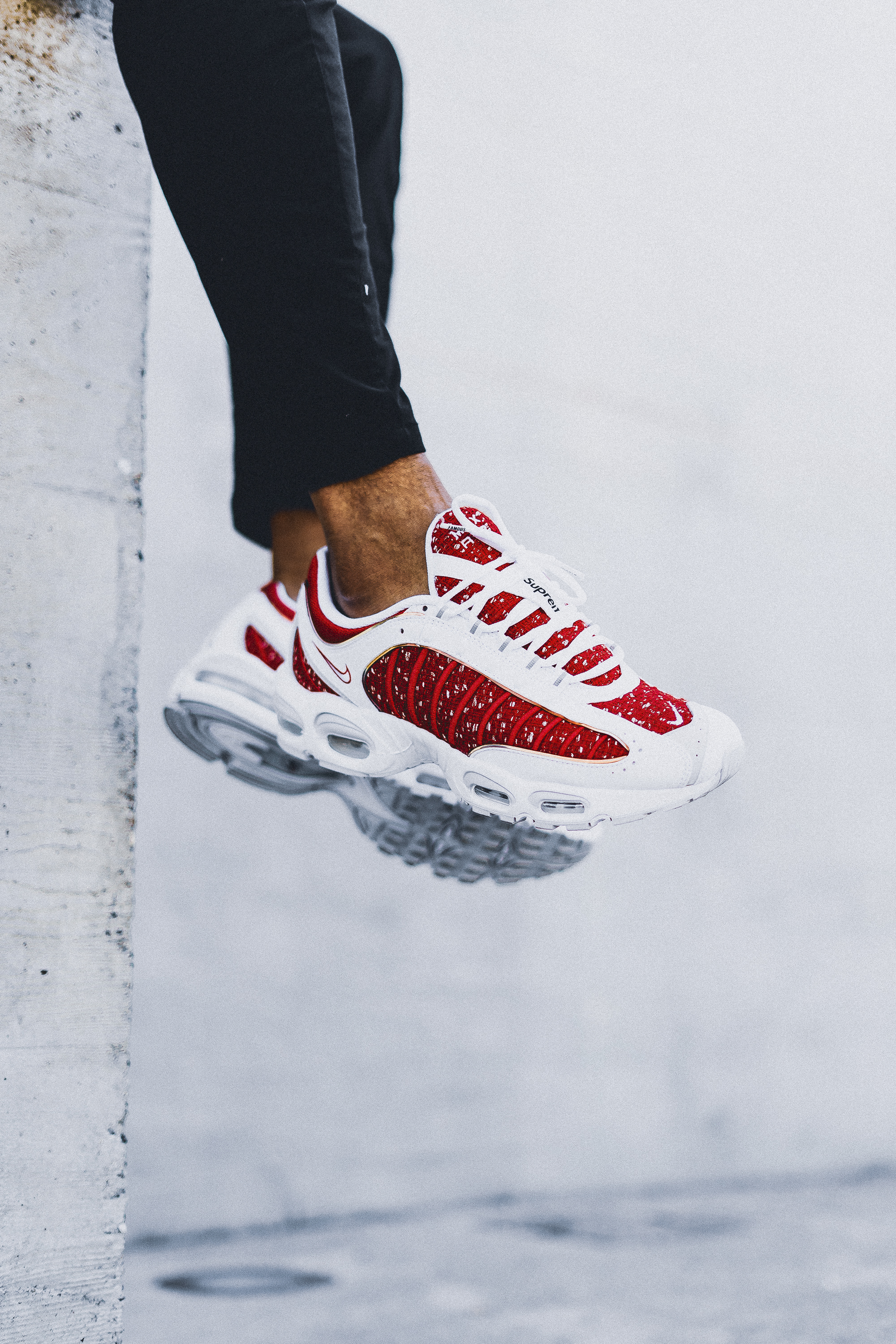 SUPREME X NIKE AIR MAX TAILWIND IV