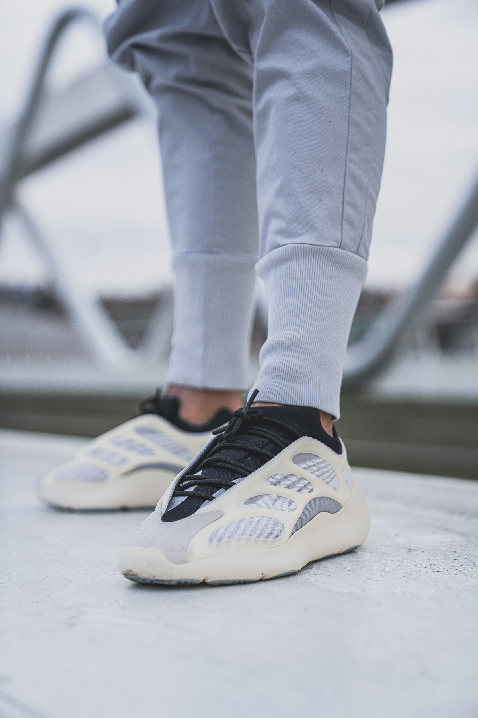 ADIDAS YEEZY 700 V3 « AZAEL »