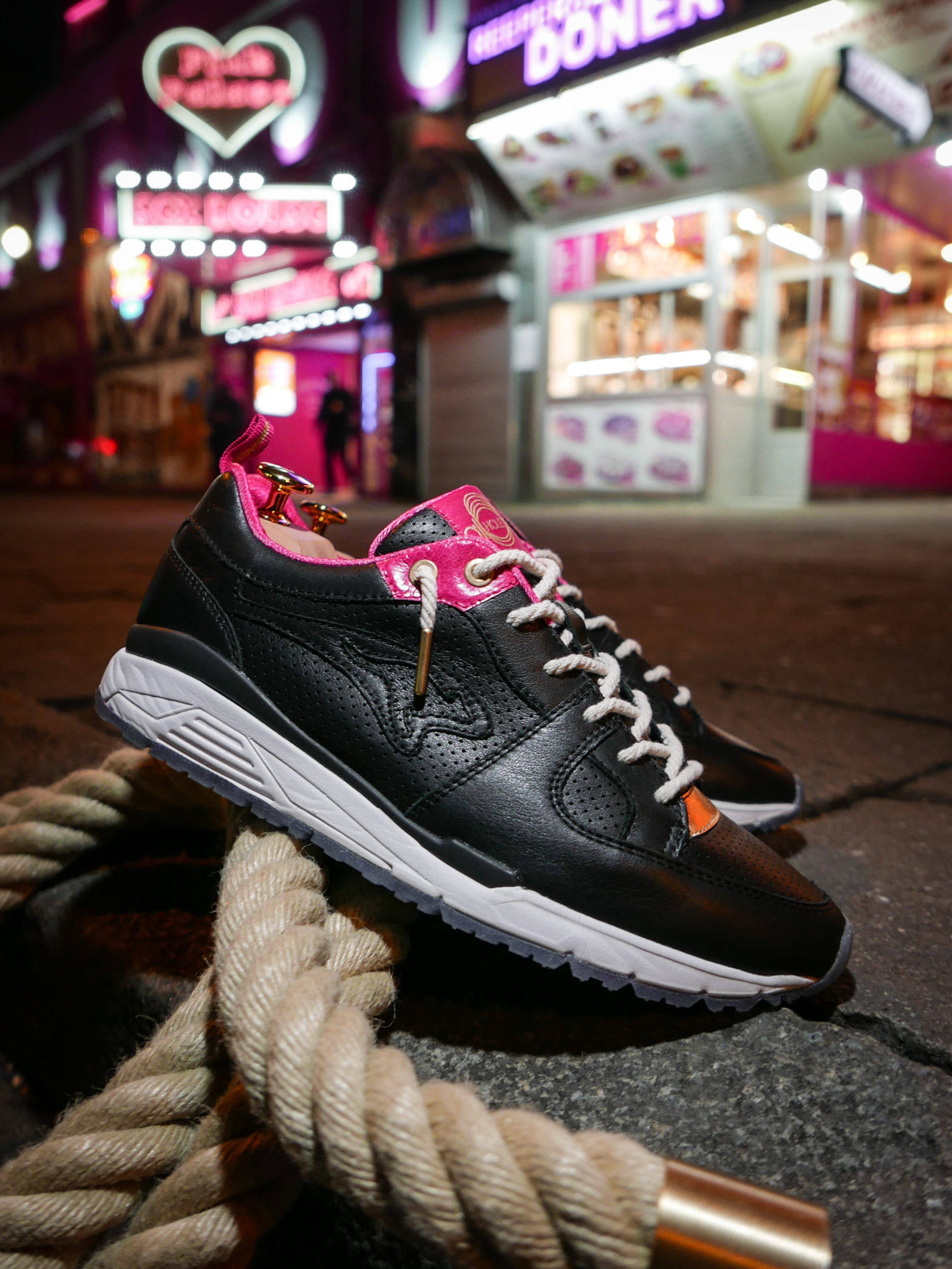 GLORY HOLE X KANGAROOS « REEPERBAHN »