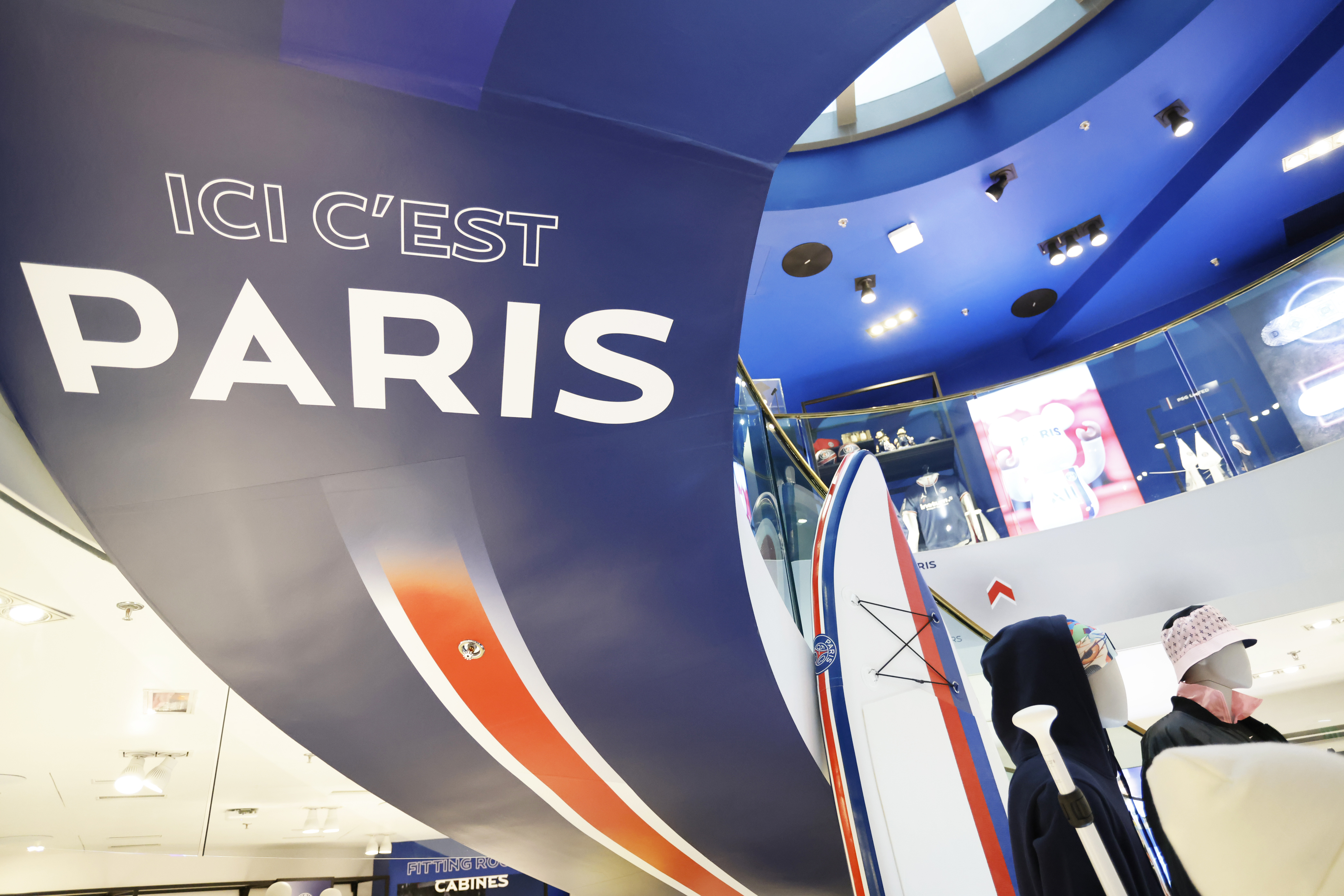New PSG store on the Champs-Elysées, photo 8