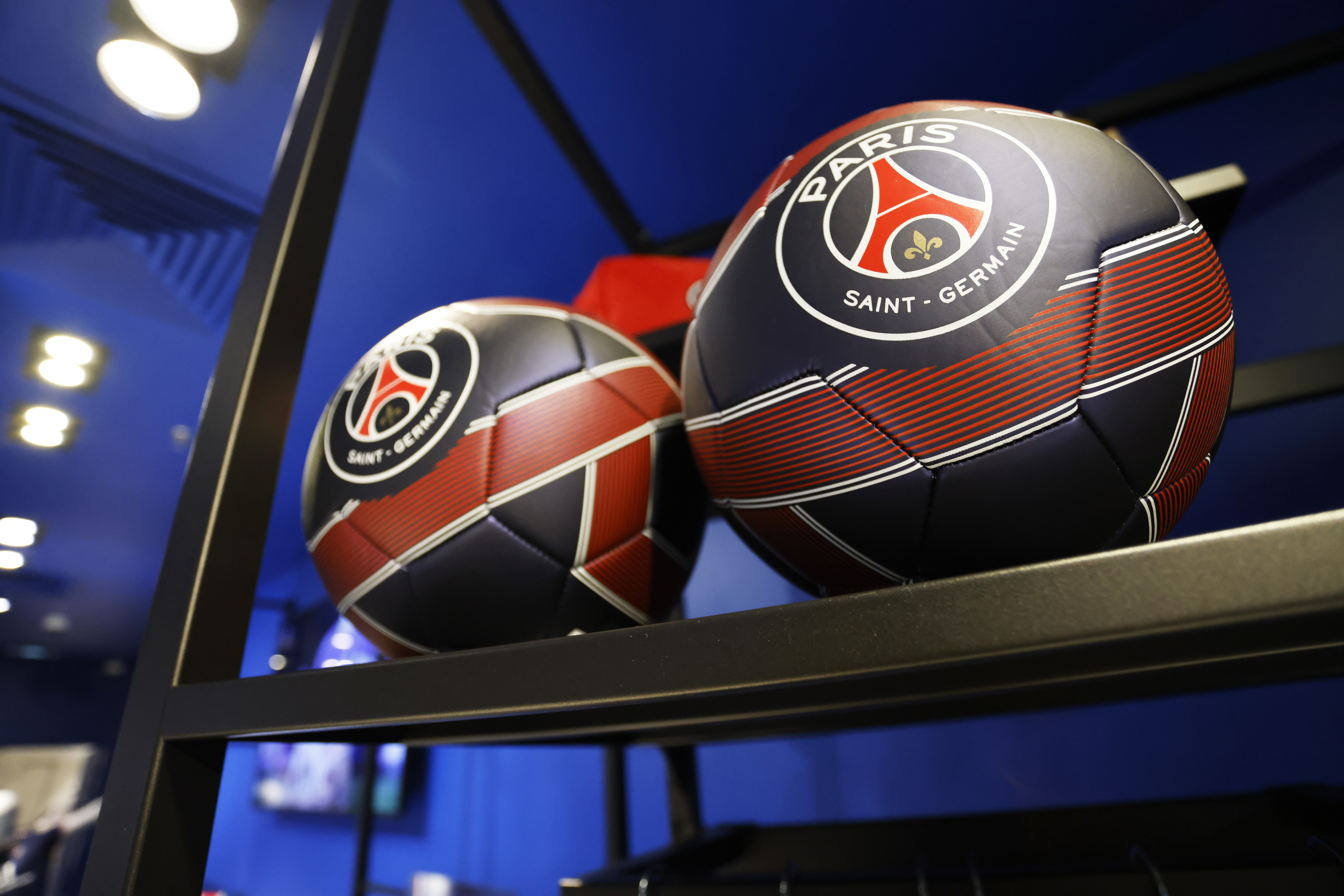 New PSG store on the Champs-Elysées, photo 9