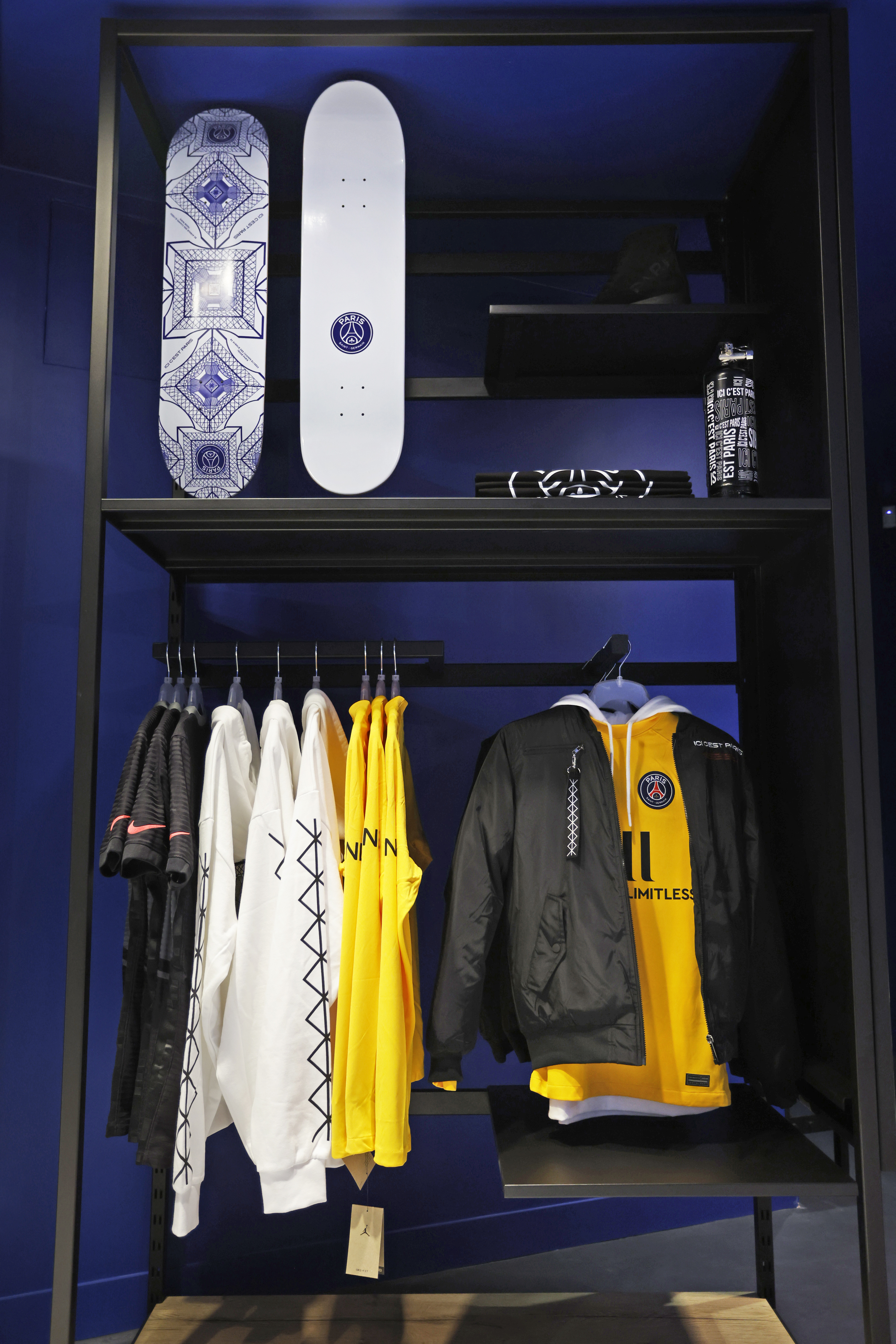 New PSG store on the Champs-Elysées, photo 5