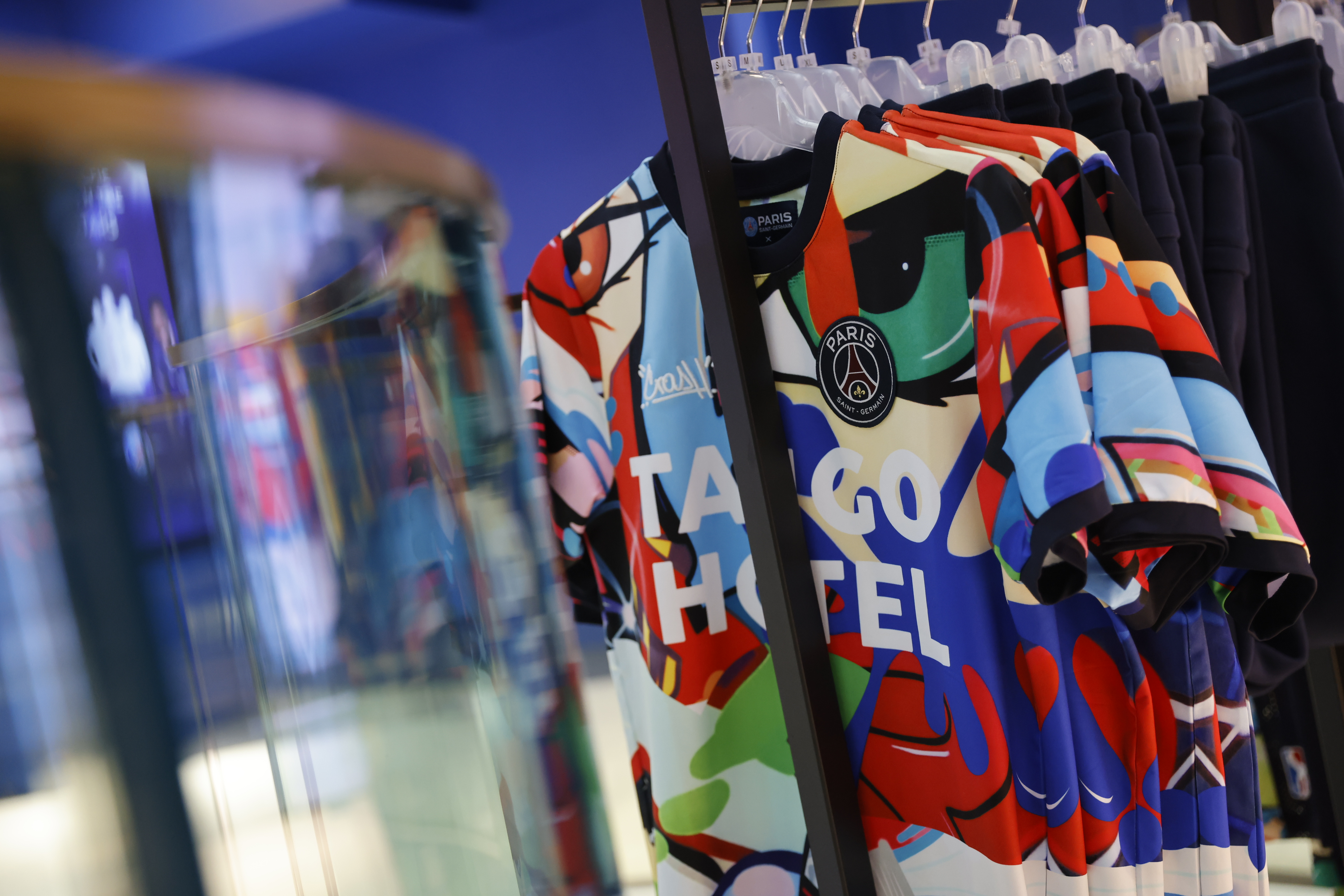 New PSG store on the Champs-Elysées, photo 2