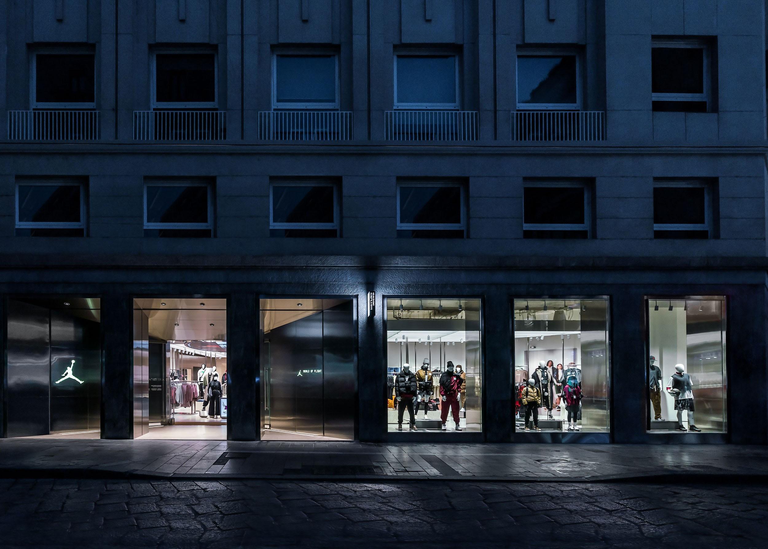 First « Jordan World of Flight » store, photo 2