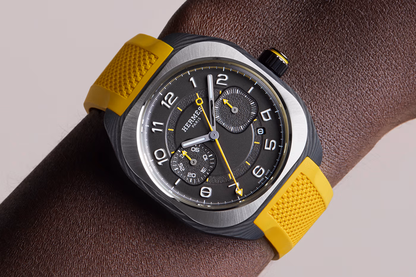 Hermès H08 Chronograph “Jaune de Naples” : la puissance maîtrisée du temps