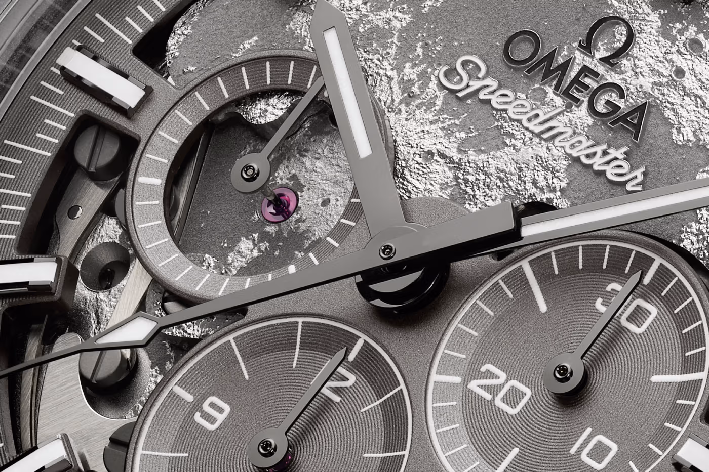 OMEGA dévoile sept nouvelles Speedmaster “Dark” et “Grey Side of the Moon” : un hommage raffiné à l’esprit Apollo 8