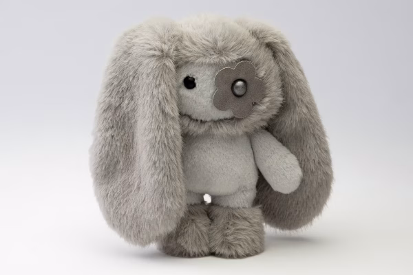 Cj Hendry dévoile “juju”, son premier art toy en collaboration avec Phillips, photo 2