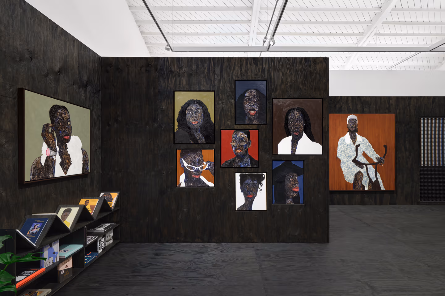 Amoako Boafo fait vibrer Los Angeles avec Accra dans « I Bring Home with Me »