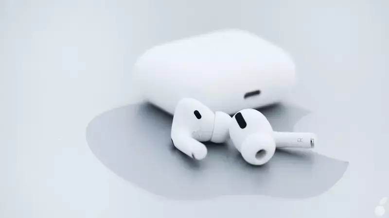 Apple préparerait des AirPods Pro dotés de caméras infrarouges pour une interaction gestuelle avancée