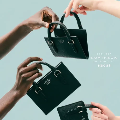 Sacai x Smythson : quand le minimalisme britannique rencontre l’hybridité japonaise